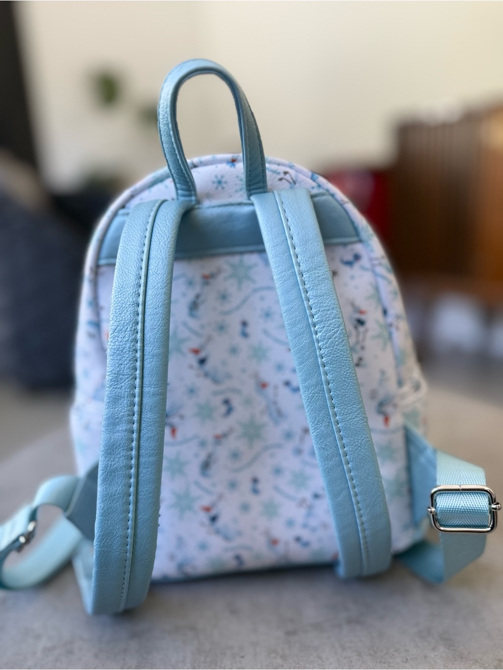 Loungefly DisneyParks Olaf Mini Backpack - Light Blue & White - Picture 3 of 7